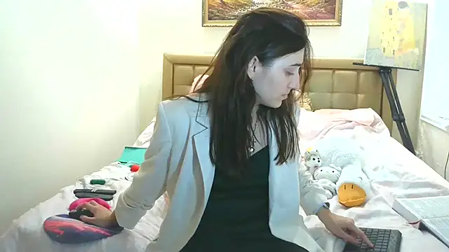 Iren - shoiw ass no panties