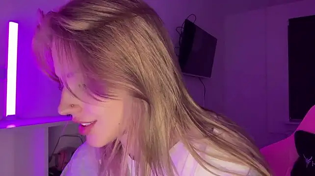 neweva_ – Live XXX-chat