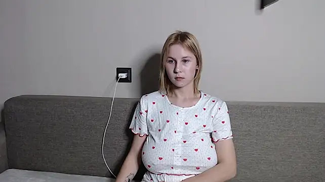 MiraVelour Live XXX-Chat