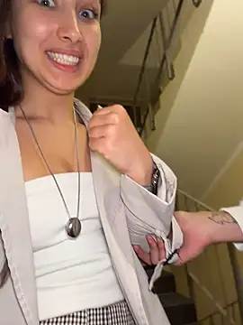 ICrazyOneIRL - 😱I EXPOSE MY BOOBS TO SEDUCE STRANGER