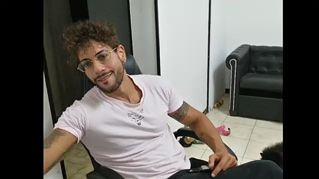 ItalianShadow's Live XXX Chat