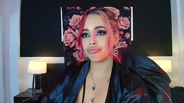 EvaaFoxxy1