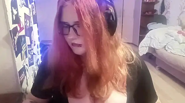 Онлайн чат XXX CutieRoar