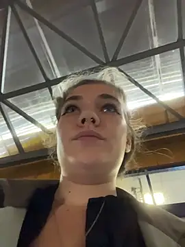 Holy_Tereza élő XXX-chatje