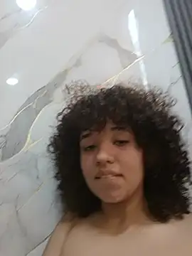 Cutecurly লাইভ XXX চ্যাট