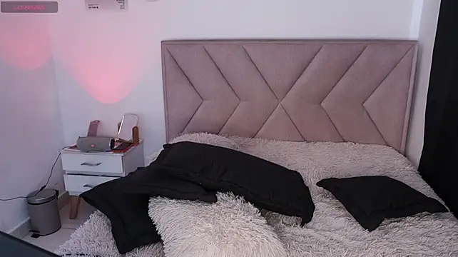 Bonnieshyy Chat XXX in diretta