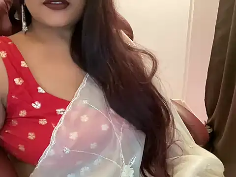 Shanayaaa_1 - OIL on my neck, titts, belly