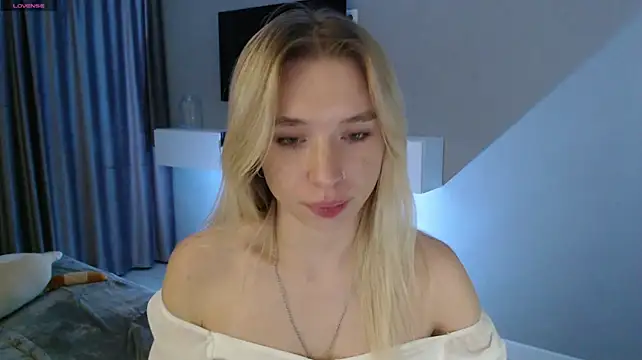 Emily_Hartt Live XXX-chat