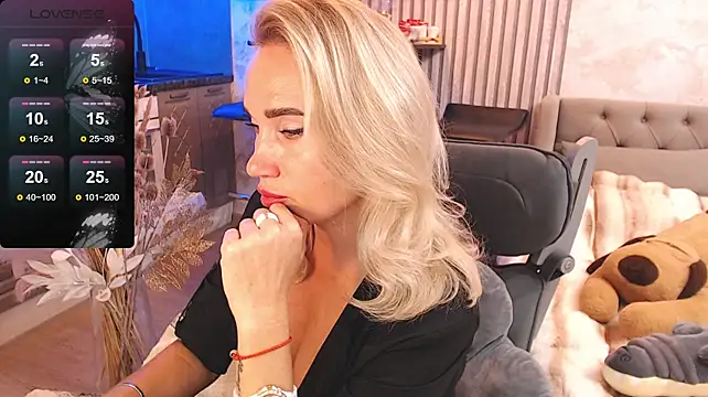 FreeBerryMILF - show pussy