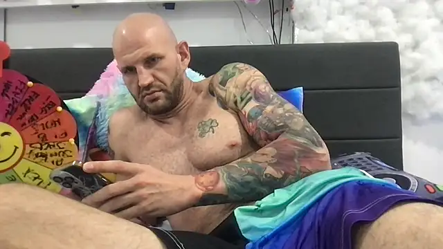 XXX chat uživo modela brianomally