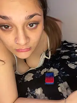 Chat XXX en directo de treasurebabii