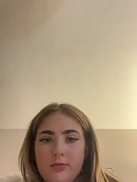 Honeyh - Bra off for 2 mins