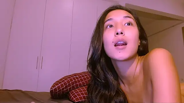Li_noen - naked twerk