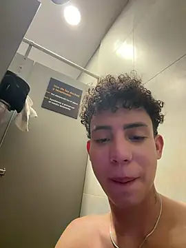 yoursexyjose Show Webcam