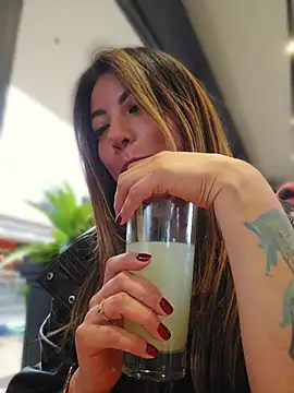 Karen_San_Miguel - Jacket off in mall + cum video 🥵