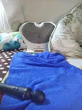 Zu_naa - Large water spray