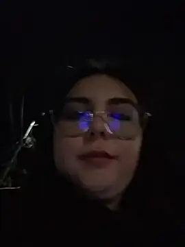 Julieth85_ - Lift your skirt and sit on your face 😱