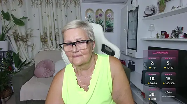 Selenna57's Live XXX Chat