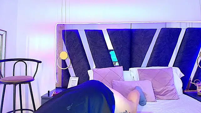 Dakota__miller - Oil on the ass plus spanking.