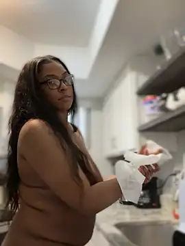 CandyLuxxxx - Naked cleaning. Vid last tip