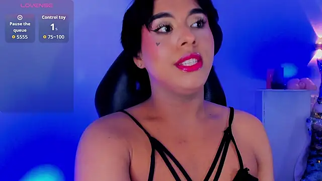 Chat +18 de Emili_Roux ao vivo