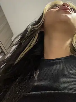 Estefanii- - RIDE DILDO IN DOGGY+SQUIRT🔥💦