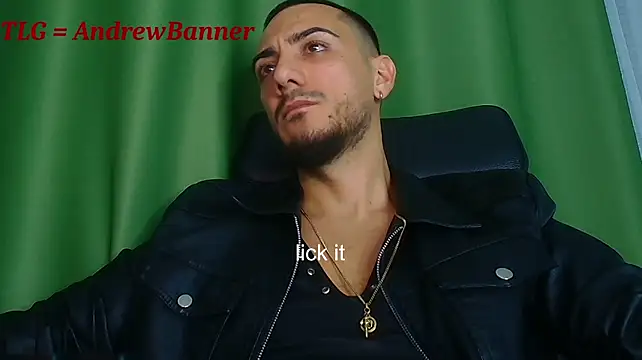 AndrewBanner Adlı Modelin Canlı XXX Sohbeti