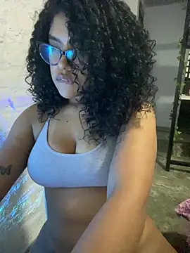 Kittybrown18's Live XXX Chat