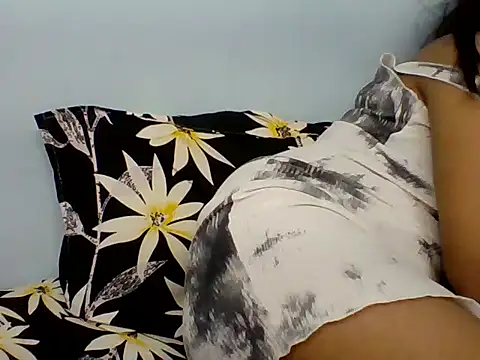 NaughtyLunaa's Live XXX Chat