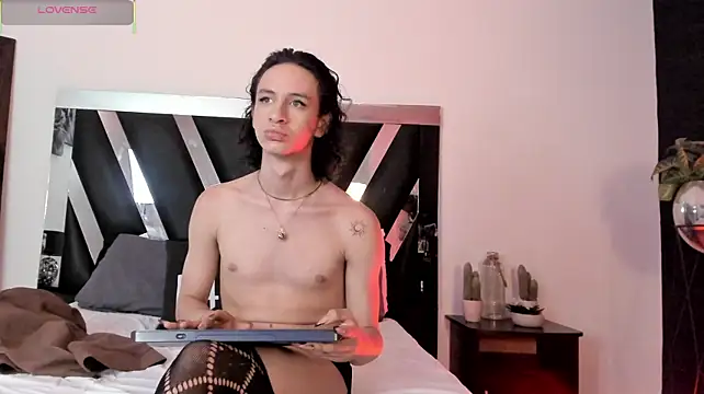 XXX chat uživo modela EmmyFox__