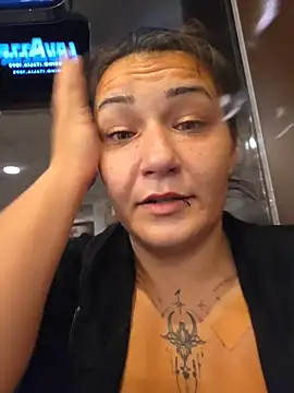 Hausverbot3's Live XXX Chat