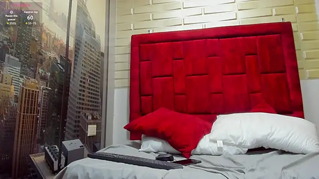 LolaSkinny - Spread my legs without panty
