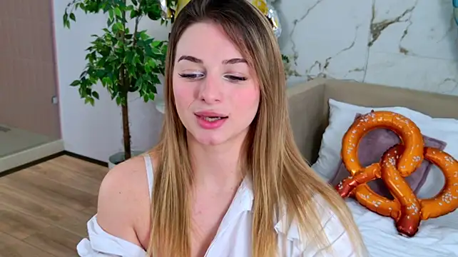 SweetyLicky Adlı Modelin Canlı XXX Sohbeti
