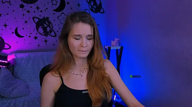angie_foxy1 Adlı Modelin Canlı XXX Sohbeti