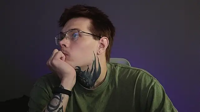 Czat XXX na żywo – DENIS_HERE