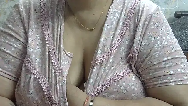 Kavya_XX Chat XXX in diretta