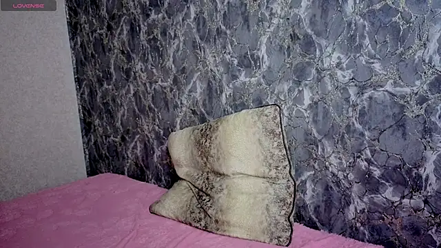 Kristy-Max - show ass in his underwear