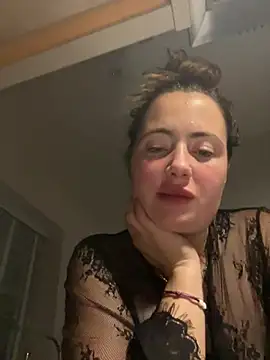 Brunette_Milf_MayaX Live XXX Chat