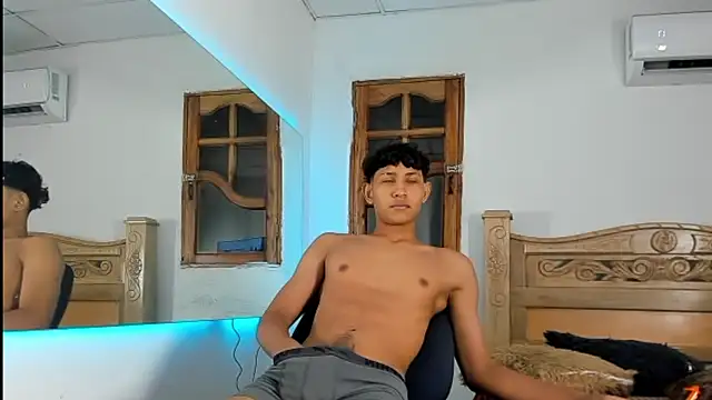 nedye_rouss Webcam Show