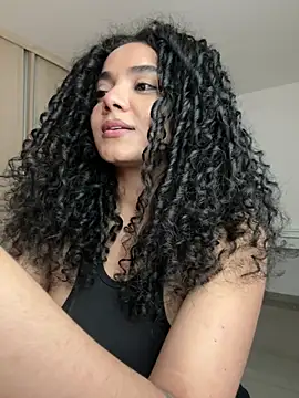 Curlyierr - UNDRESS AND GET NAKED