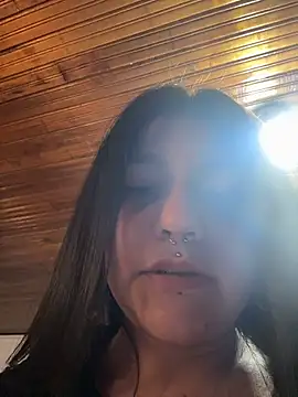 Emily_Gomezz লাইভ XXX চ্যাট