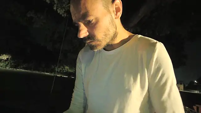 DaddyAndSplashQueen Chat XXX in diretta