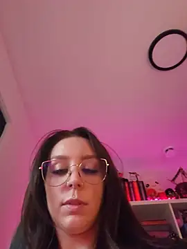 צ'אט XXX בשידור חי של LilyOrion