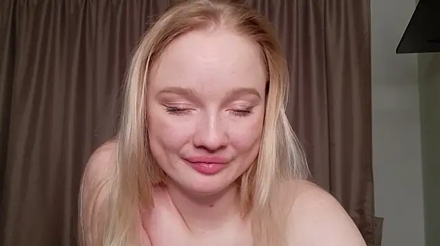 Shawty_Mia - undress and show all the charms