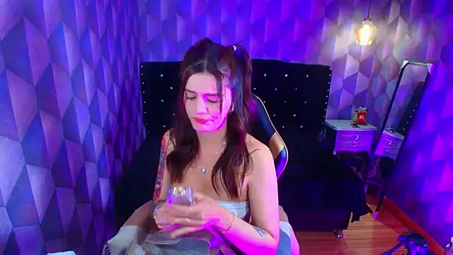 צ'אט XXX בשידור חי של LiaHarryis