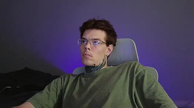 DENIS_HERE live XXX chat