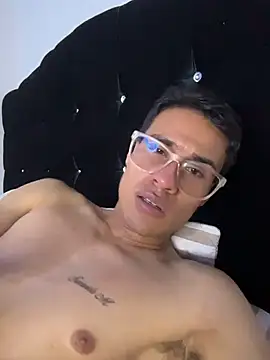 Chat XXX en directo de TavoHot_