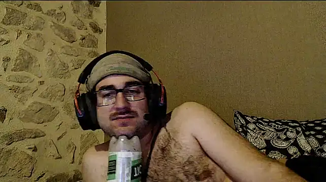 young_bear06 élő XXX-chatje