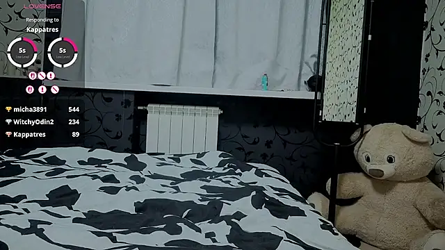 xAlisontiny's Live XXX Chat