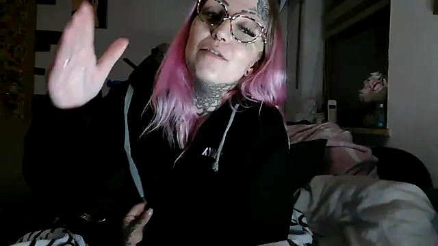 RoxxyInkのライブXXXチャット
